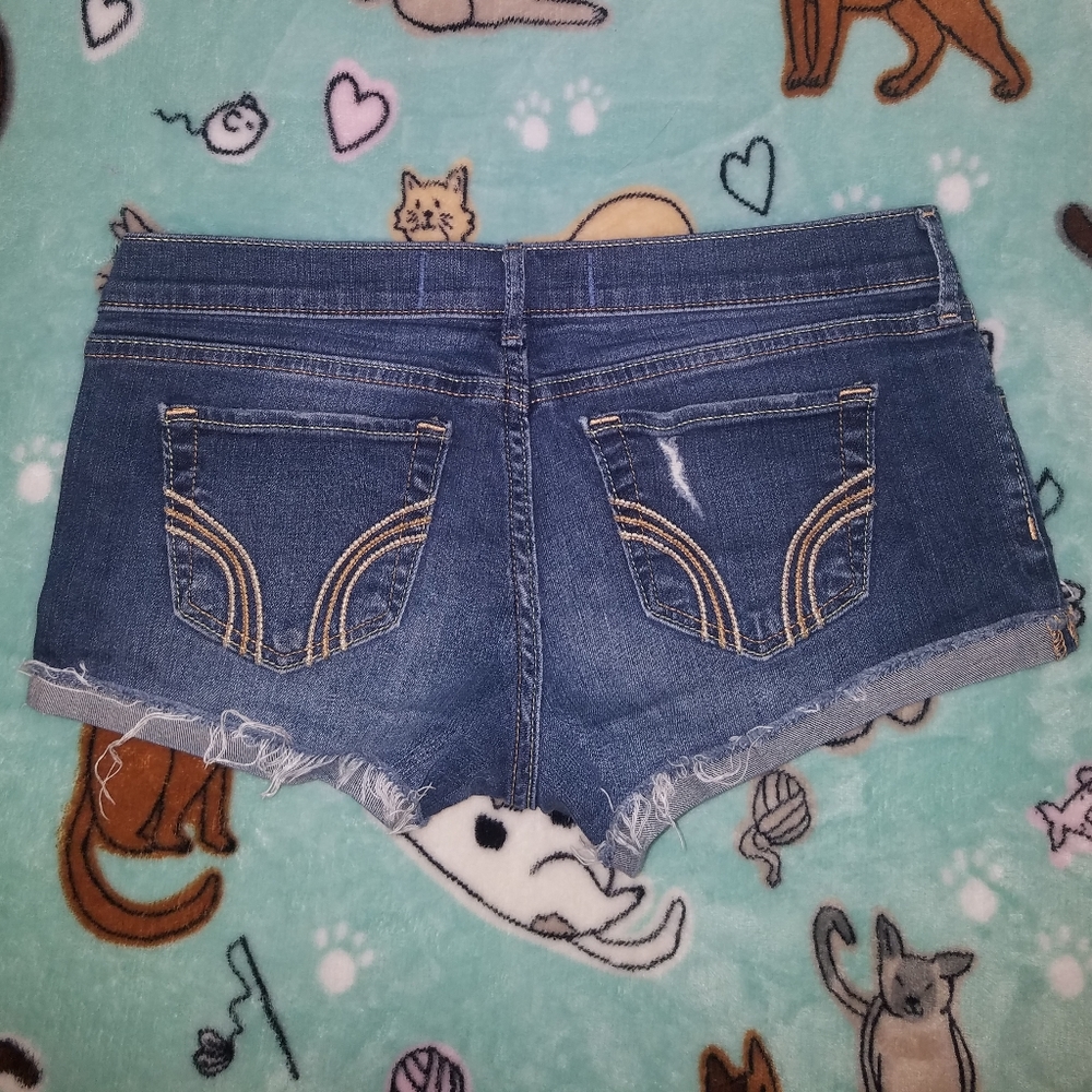 Women's Hollister Jean Shorts - Picture 3 of 6